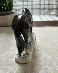 Stara porcelanowa figurka pasącego się konia – Japonia – MB K.E.T.O. Import – vintage — ujęcie 5