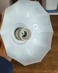 Stara przedwojenna lampa sufitowa — ujęcie 4