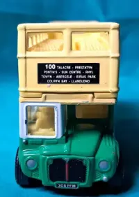Stare autko, resorak Corgi - Routemaster Open Top Bus z 1992 roku — ujęcie 2