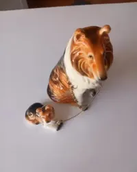 Stare japońskie figurki piesków — ujęcie 2