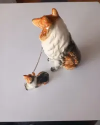 Stare japońskie figurki piesków — ujęcie 3