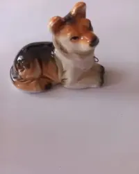 Stare japońskie figurki piesków — ujęcie 5