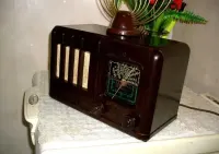 Stare lampowe radio Pionier z 1948 roku-piękne, sprawne. — ujęcie 3