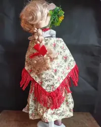 Stare piękne porcelanowe lalki ludowe - góral i góralka — ujęcie 3