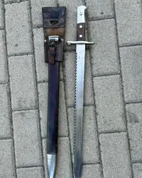 STARY Bagnet Szwajcarski z Piłą M1914 — ujęcie 2