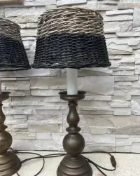 Stary kandelabr z brązu przerobiony na lampę lampa lampy brąz — ujęcie 2
