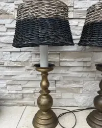 Stary kandelabr z brązu przerobiony na lampę lampa lampy brąz — ujęcie 3