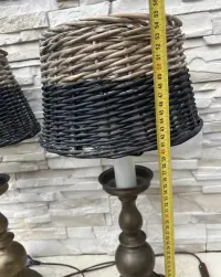 Stary kandelabr z brązu przerobiony na lampę lampa lampy brąz — ujęcie 4