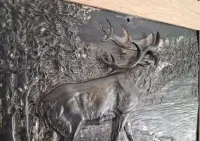 Stary relief myśliwski – Płaskorzeźba JELEŃ w nowej dębowej ramie (39x30 cm) — ujęcie 5