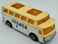 Stary samochodzik resorak kolekcjonerski Matchbox 1977 Airport Coach — ujęcie 3