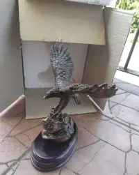 Statuetka   orzeł — ujęcie 2