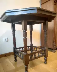 Stolik kawowy drewniany vintage – retro, ośmiokątny — ujęcie 3