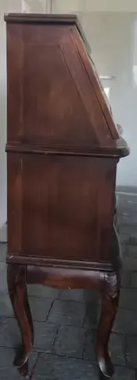 Stylowy sekretarzyk / komoda z opuszczanym blatem — ujęcie 2