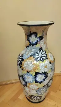 Stylowy wazon ceramiczny — ujęcie 5