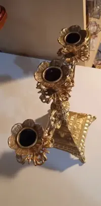 Świecznik potrójny bardzo ładny — ujęcie 3