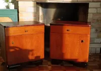 Szafki nocne antyk po renowacji — ujęcie 2