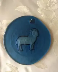 Szklana zawieszka. Suncatcher. Zodiak. Baran. Średnica 14, 5 cm. — ujęcie 4