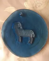 Szklana zawieszka. Suncatcher. Zodiak. Baran. Średnica 14, 5 cm. — ujęcie 5