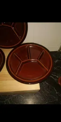 Talerze dzielone szkliwione PRL cena za 3 sztuki — ujęcie 3