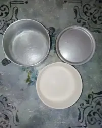 Turystyczna maselniczka, aluminiowy pojemnik, PRL — ujęcie 2