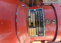 Vintage industrialne reflektory TESLA Elektrosignal PRL loft Czechosłowacja komplet 5 szt. — ujęcie 2