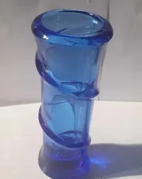 Wazon Jiří Brabec 15cm, huta Rosice, Sklo Union, Czechosłowacja. — ujęcie 3