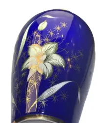 WAZON KOBALTOWY LILIE złocenia  Chodzeiź 27  cm porcelana PRL — ujęcie 2