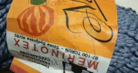 Wełna włóczka w kolorze szarym z oplotem — ujęcie 5