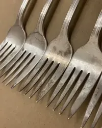 Widelce International Silver Co. Z mesy oficerskiej Marynarki USA — ujęcie 4