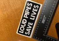 Wklepa naklejka sticker loud pipes save lives — ujęcie 3