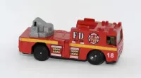 Wóz strażacki Fire Rescue 18 1:64 model metalowy resorak vintage retro — ujęcie 2