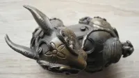 Zabytkowa figurka z brązu - Księżycowy Królik (Yuetu) z lat 1920-40 — ujęcie 3