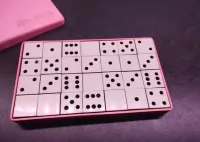 Zabytkowa pamiątkowa gra domino przedmiot kolekcjonerski ZSRR — ujęcie 2