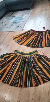 Zapaski ludowe wełniak kolor pomarańcz z czasów prl — ujęcie 3