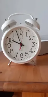 Zegar PRIM Quartz w kształcie dużego budzika. Nowy — ujęcie 3