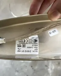 Lampa wiszaca do oddania — ujęcie 2