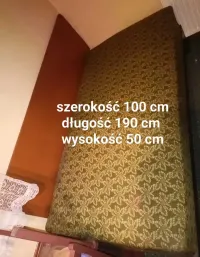Stare łóżko PRL, masywna konstrukcja, drewniana — ujęcie 4