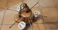 Elegancka lampa drewniana PRL — ujęcie 3