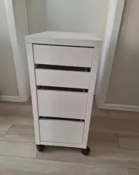 Komoda IKEA 4 szuflady — ujęcie 5