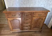 Komoda wysokiej jakości drewno — ujęcie 4