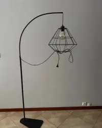 Lampa stojąca retro — ujęcie 5