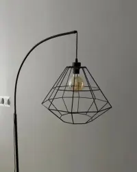 Lampa stojąca retro — ujęcie 4