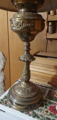 Lampa żeliwna nocna stara zdobiona — ujęcie 3