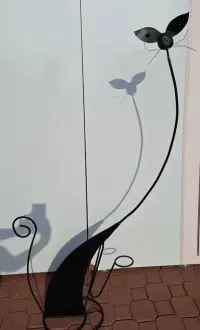 metalowa figurka kot wysoka czarna rękodzieło — ujęcie 3