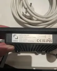 Naświetlacz Halogen LED z przewodem — ujęcie 3