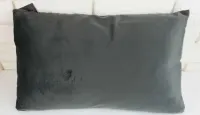 Poduszka dekoracyjna aksamit 30x50 cm szara NOWA — ujęcie 3