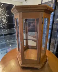 Sprzedam witrynkę ekspozycyjną i ławę — ujęcie 2