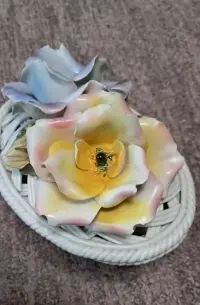 Szkatułka Bombonierka Miska porcelana Nuova Capodimonte Włochy — ujęcie 3