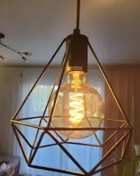 Żarówki LED Diall G 95 E 27 806 lm 1800 K — ujęcie 2