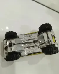 1956 Chevy Hot Wheels C20 samochodzik resorak model — ujęcie 2